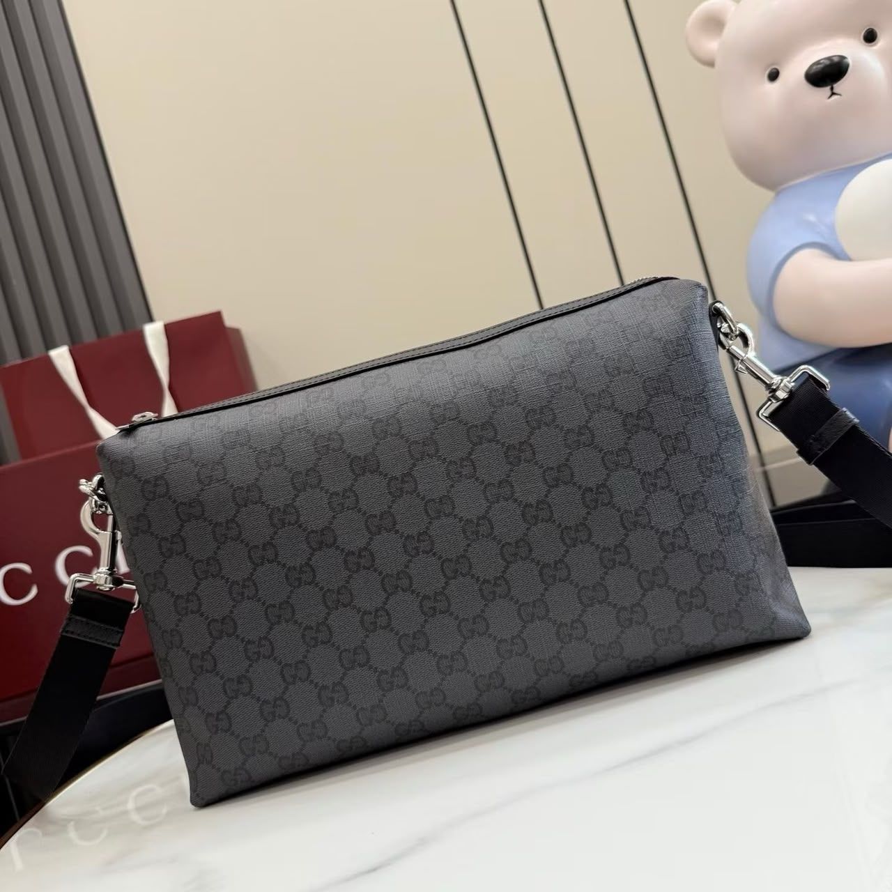 Prestige Edition – Gucci Essence Classic Medium Crossbody Bag Black 33cm - Image 6