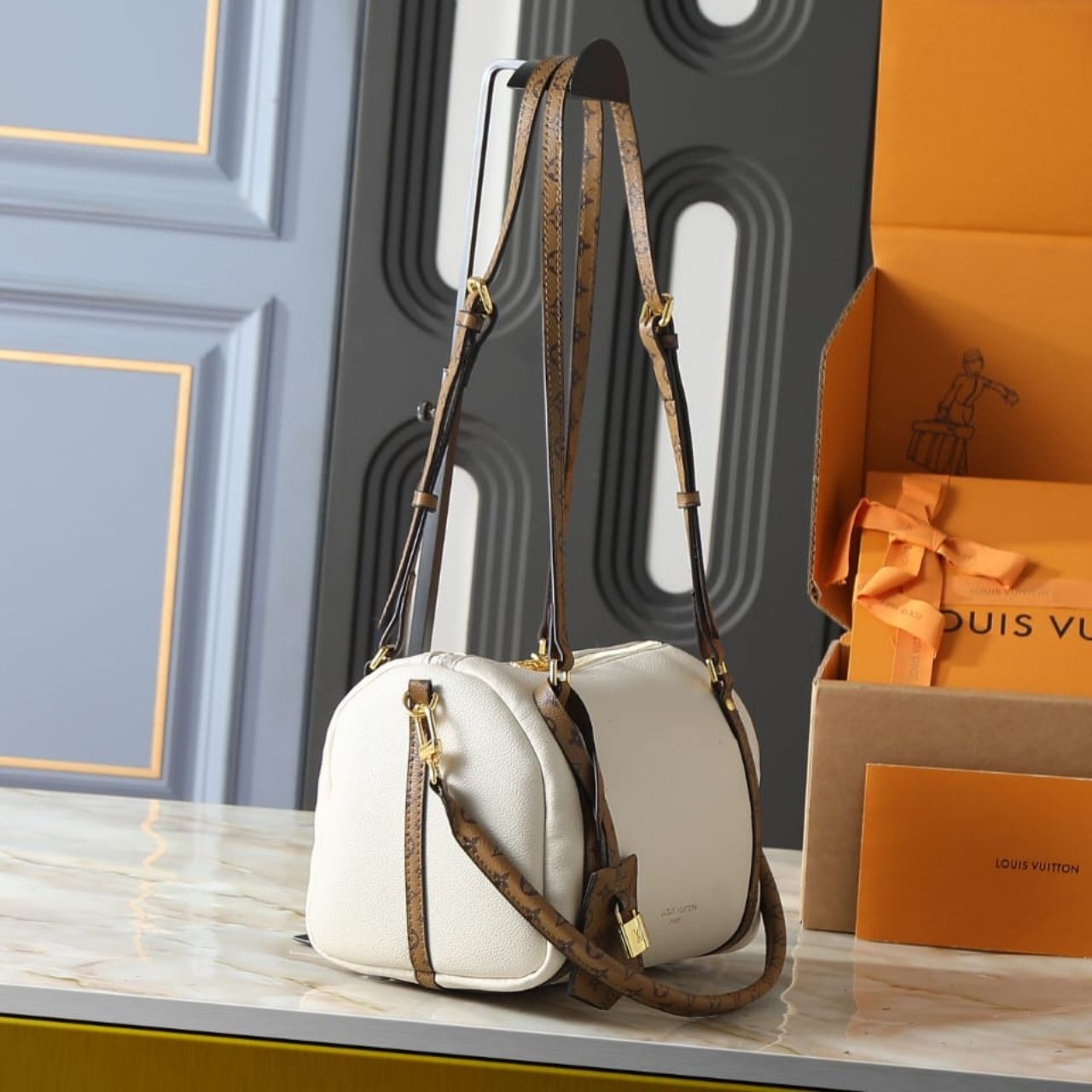 Louis Vuitton Express PM Vanille 26cm M29392 - Image 4