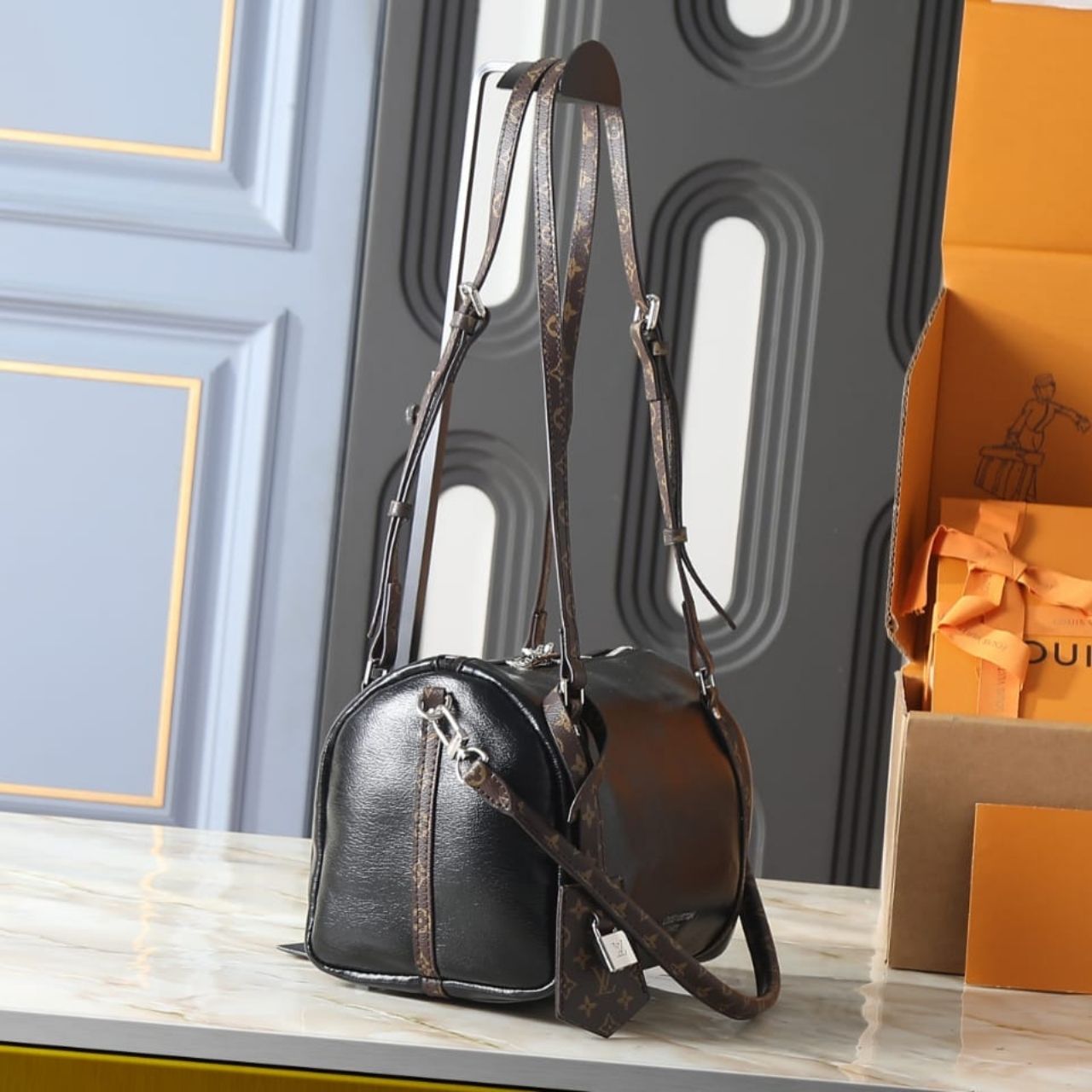 Louis Vuitton Express PM Saga Noir 26cm M27920 - Image 4
