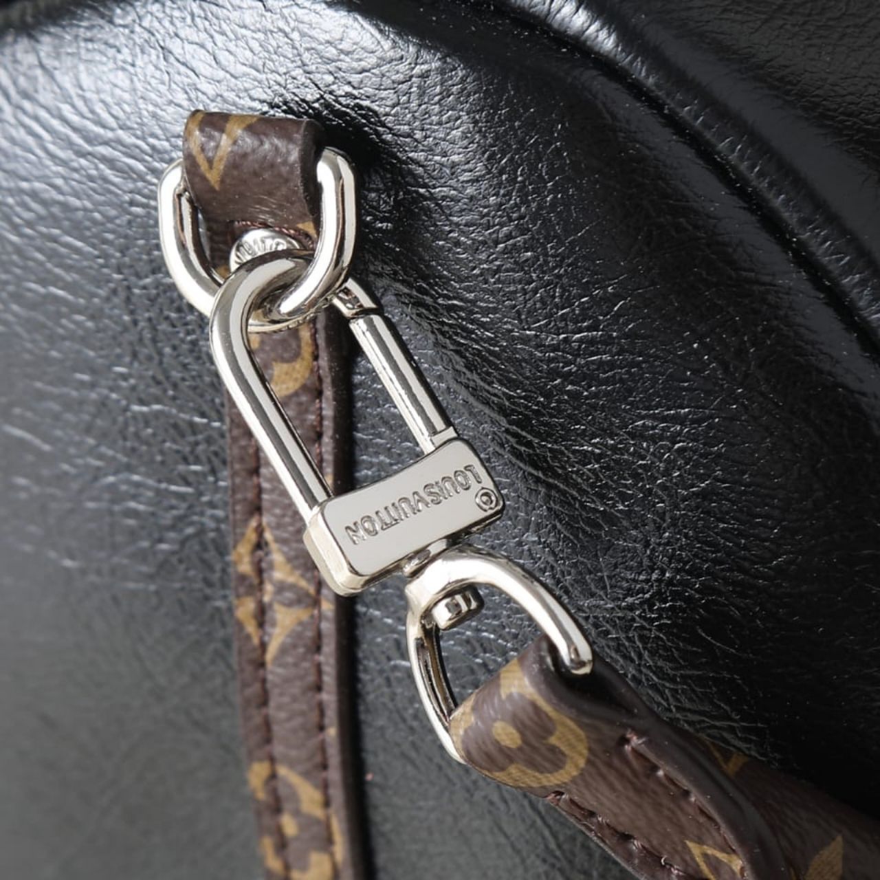 Louis Vuitton Express PM Saga Noir 26cm M27920 - Image 7