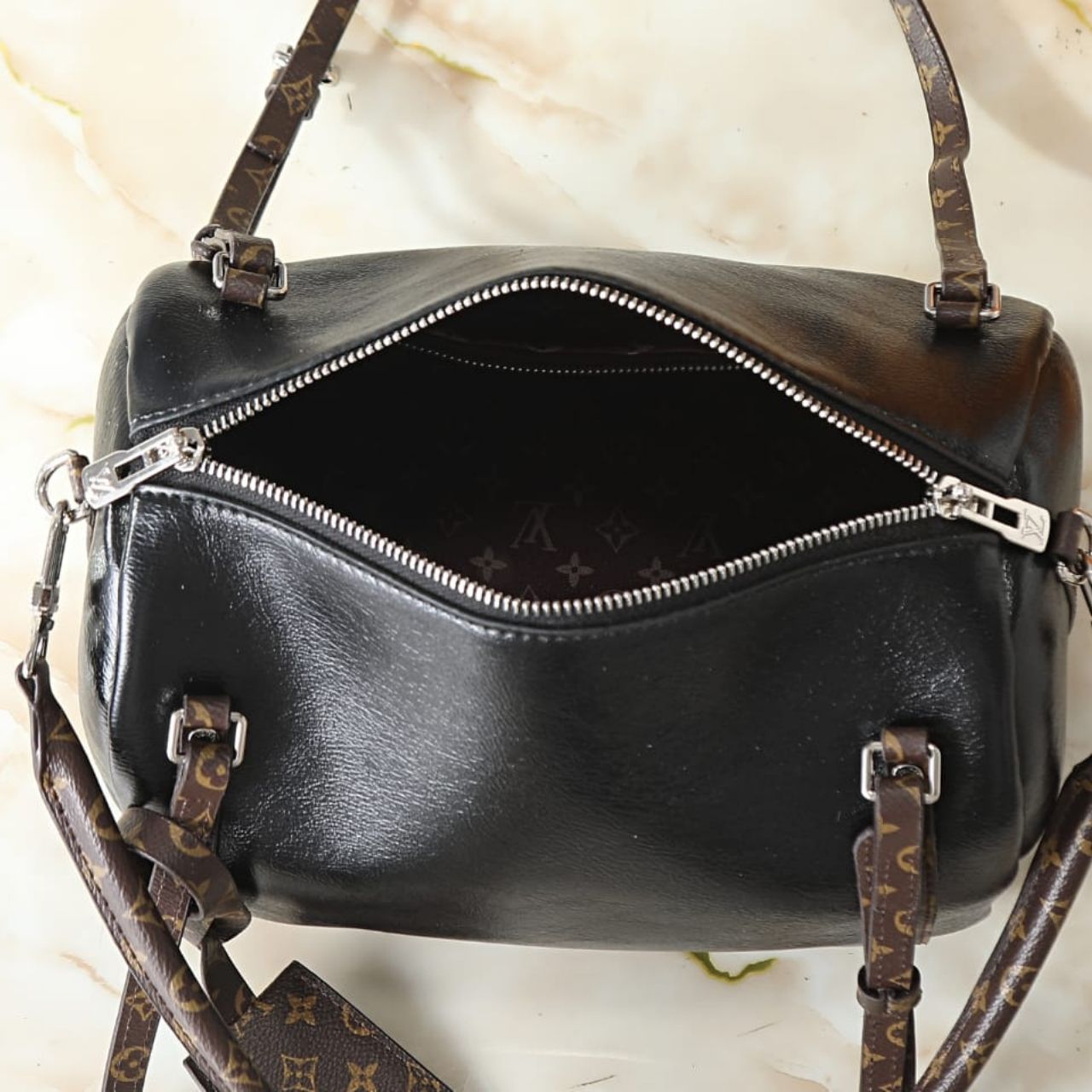 Louis Vuitton Express PM Saga Noir 26cm M27920 - Image 6