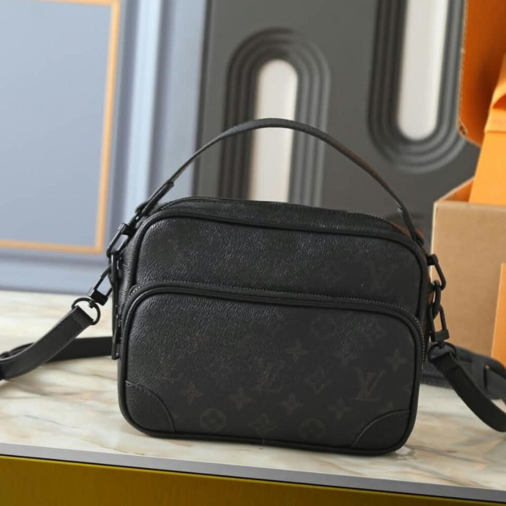 Alternative view of Louis Vuitton Nil Monogram Eclipse Black 25cm