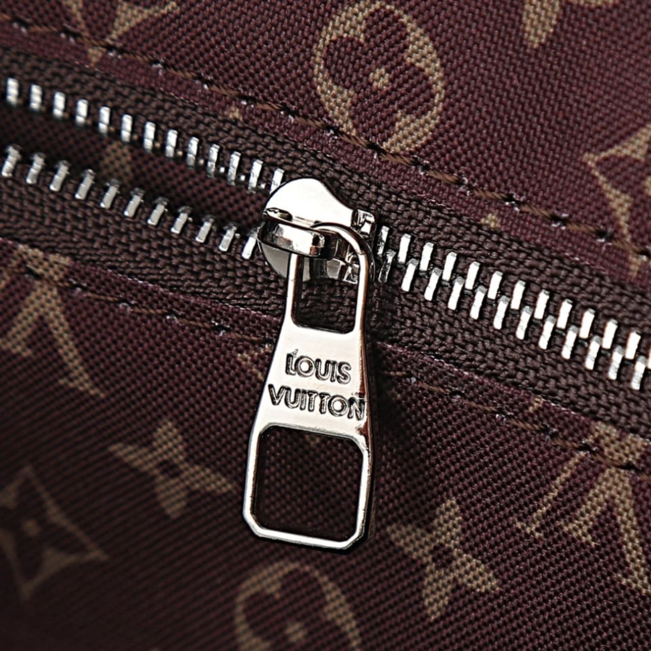 Louis Vuitton Express PM Saga Noir 26cm M27920 - Image 8