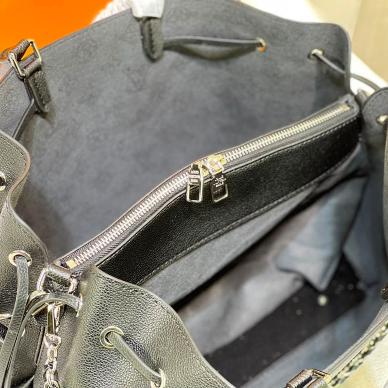 Louis Vuitton Bella Tote Bag Black 32cm M59200 - Image 9