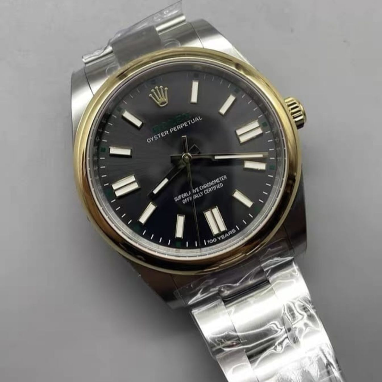 Rolex Oyster Perpetual 41 Gold 41mm 134303 - Image 2