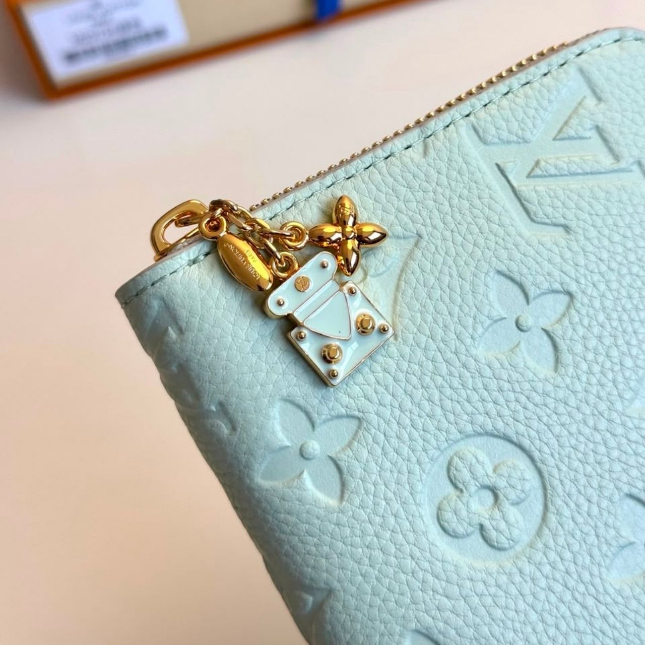 Prestige Edition - Louis Vuitton Zippy Wallet Apple Green 19.5cm - Image 7
