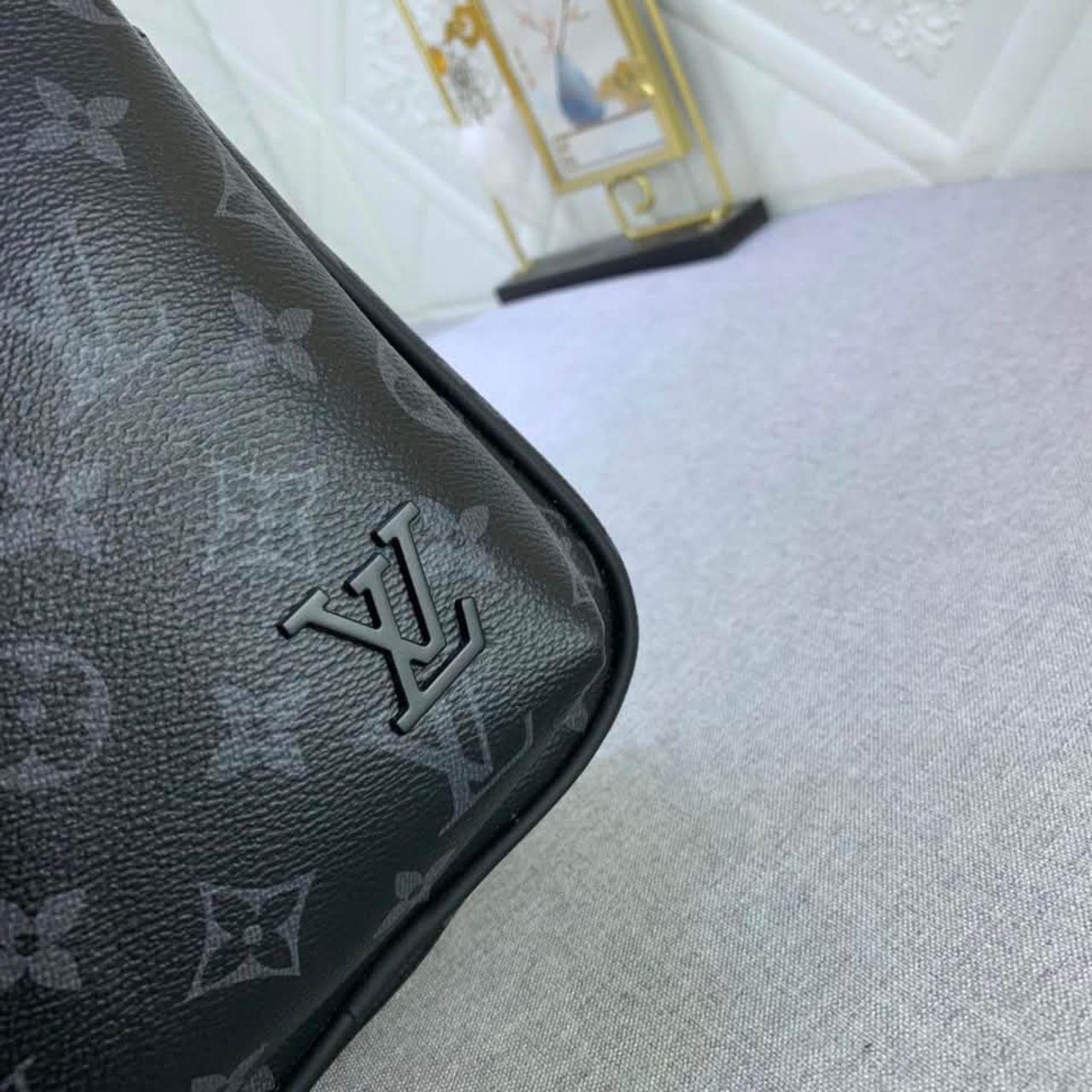Louis Vuitton Avenue Slingbag PM Monogram Eclipse 31cm M47137 - Image 8