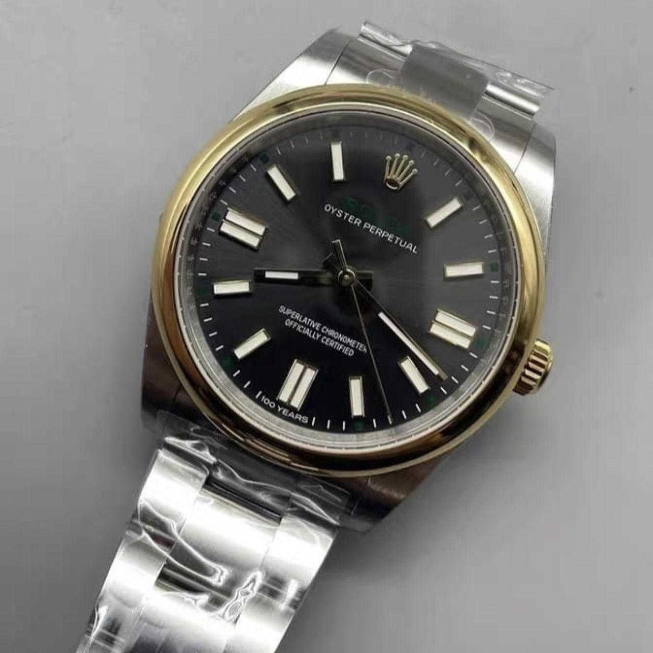 Rolex Oyster Perpetual 41 Gold 41mm 134303 - Image 4