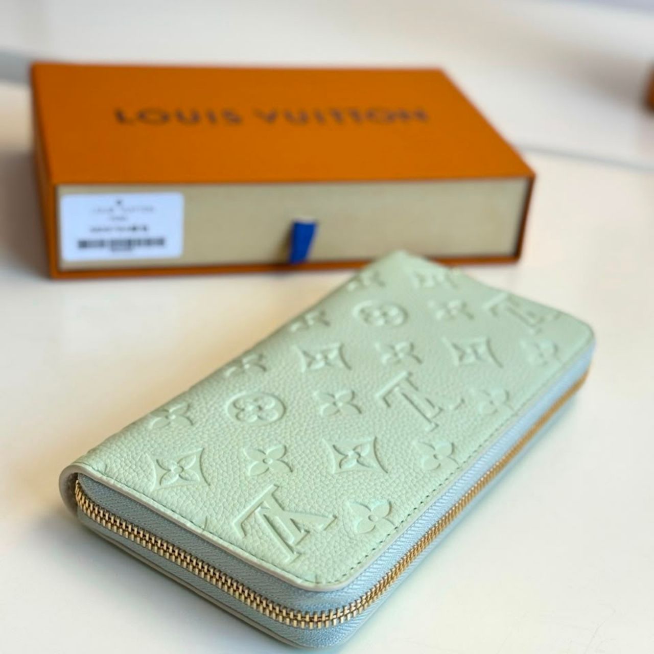 Prestige Edition - Louis Vuitton Zippy Wallet Apple Green 19.5cm - Image 5