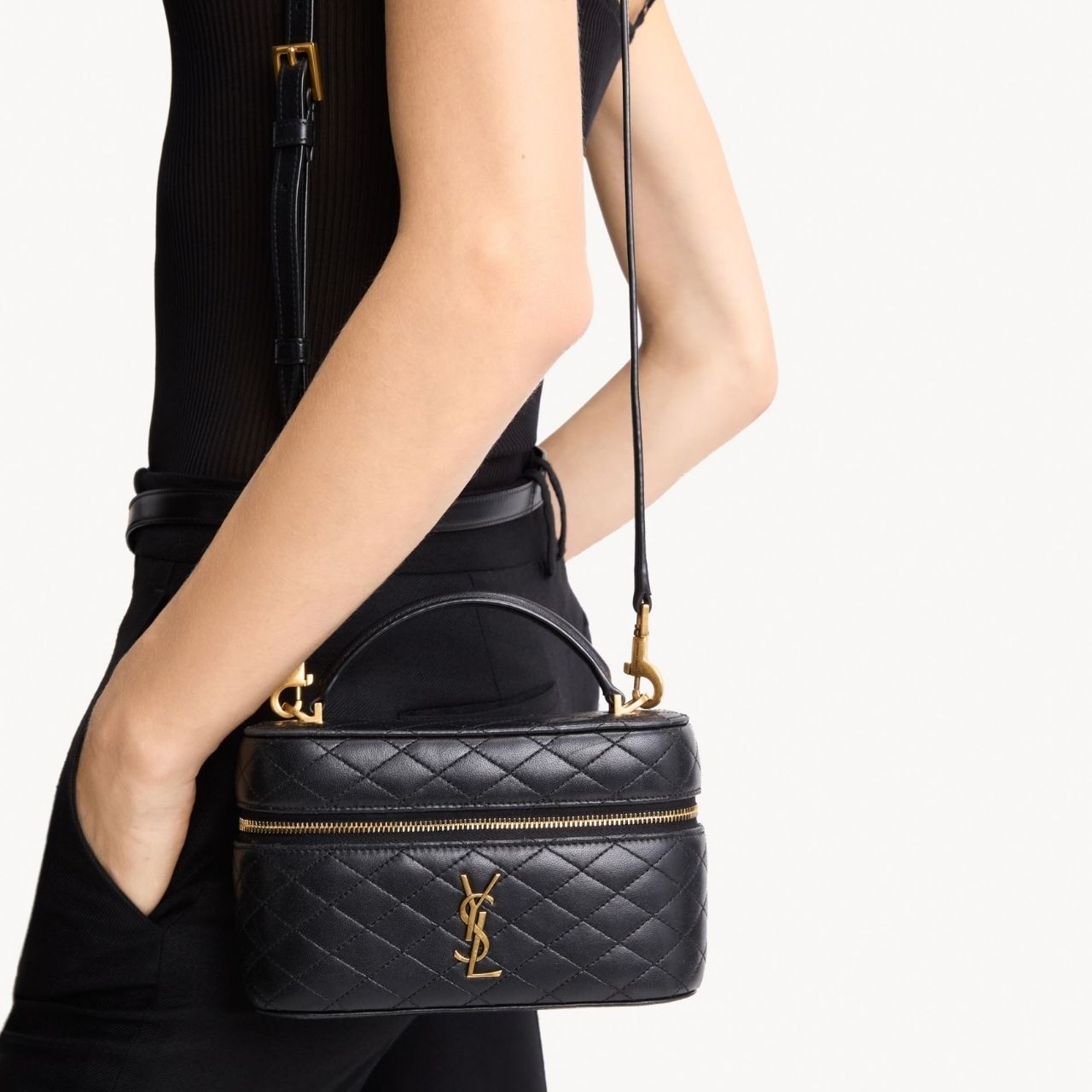Saint Laurent Gaby Vanity Bag Black 19Cm - Image 2