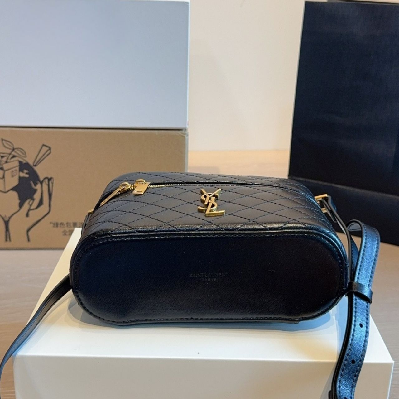 Saint Laurent Gaby Vanity Bag Black 19Cm - Image 6
