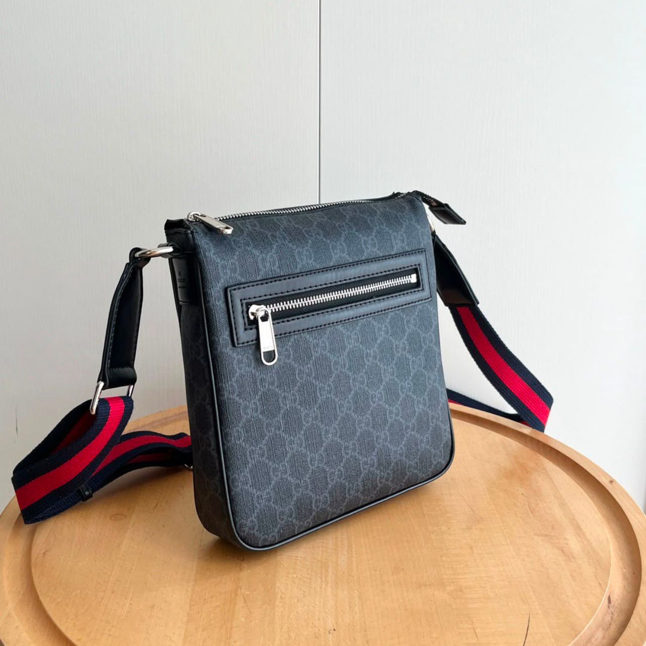 Gucci GG Supreme Messenger Bag Black 23.5Cm - Image 4