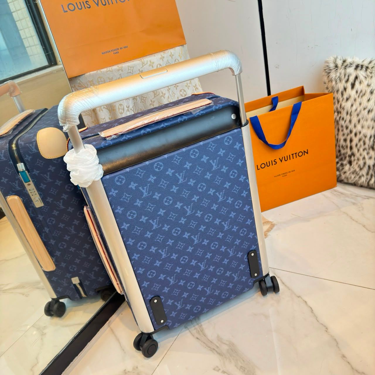 Louis Vuitton Horizon 55 Ocean 55cm M26862 - Image 4