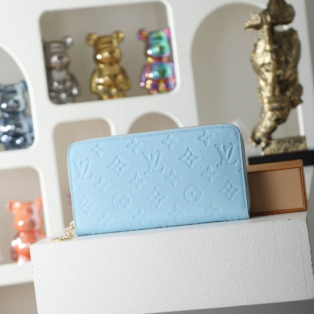 Alternative view of Prestige Edition - Louis Vuitton Zippy Wallet Grape Blue 19.5cm M28294