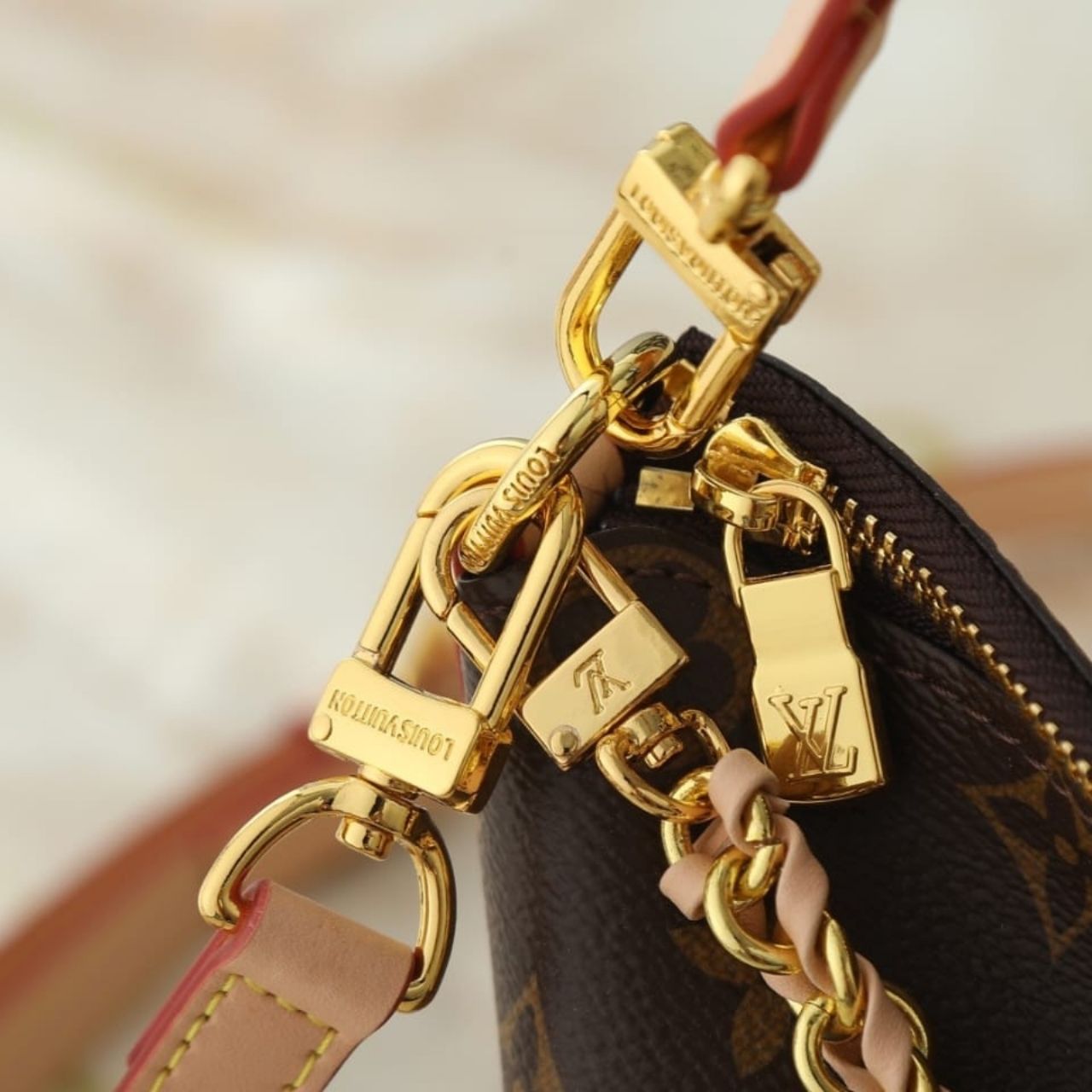 Louis Vuitton Multipass Mini Monogram 18cm M29099 - Image 8