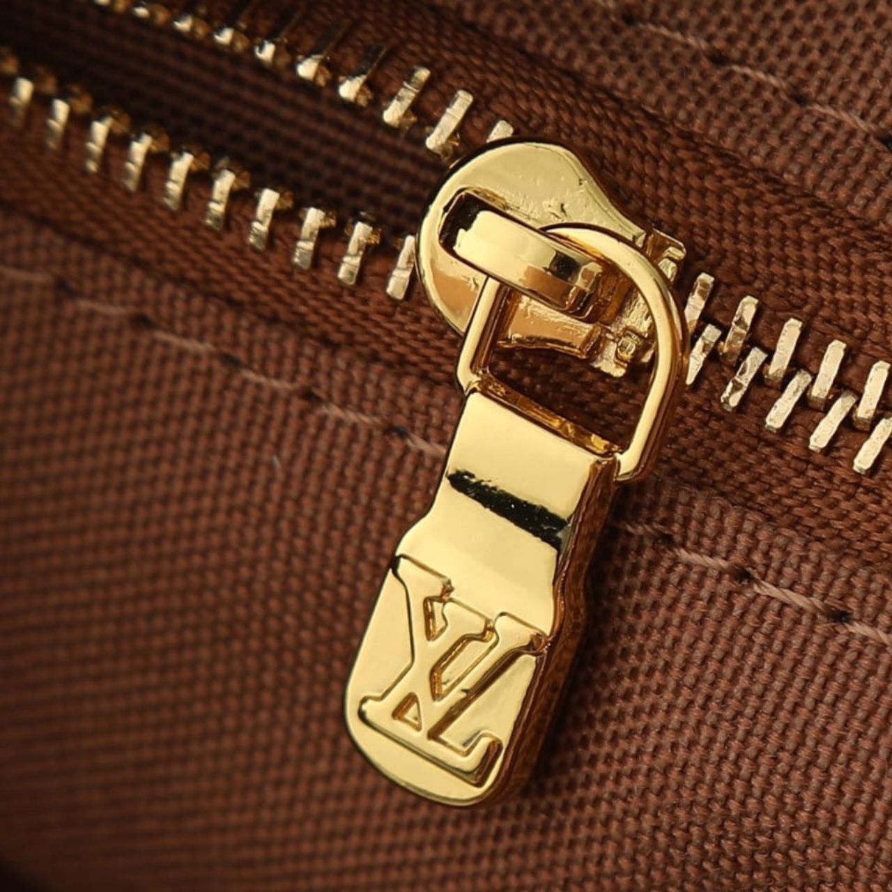 Louis Vuitton Multipass Mini Monogram 18cm M29099 - Image 9