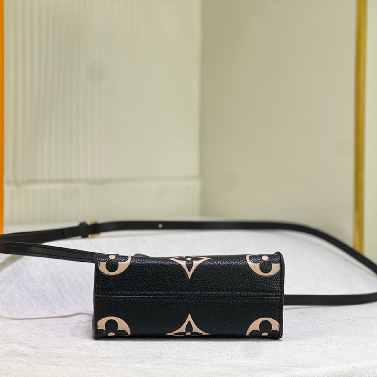 Louis Vuitton OnTheGo PM Monogram Empreinte Black Beige 18cm M45659 - Image 7