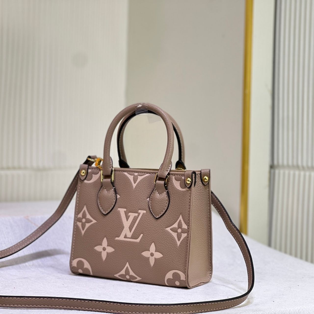 Louis Vuitton OnTheGo PM Monogram Empreinte Tourterelle Beige Cream 18cm M45779 - Image 5