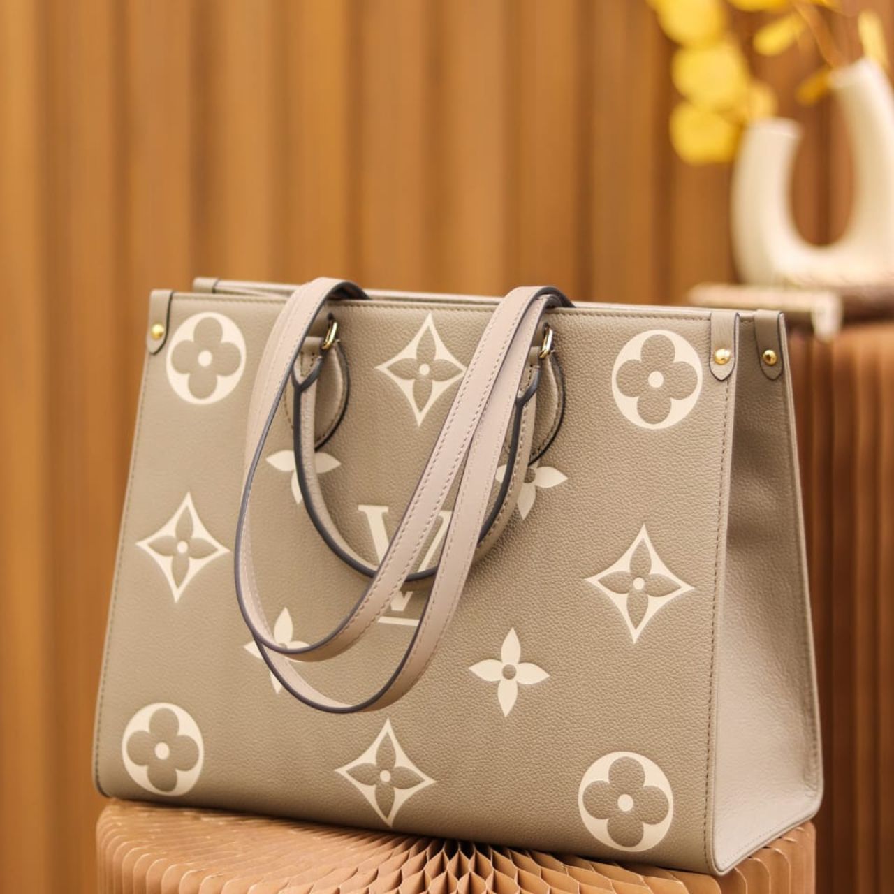 Prestige Edition - Louis Vuitton OnTheGo MM Tourterelle Beige Cream 35cm M45494 - Image 3