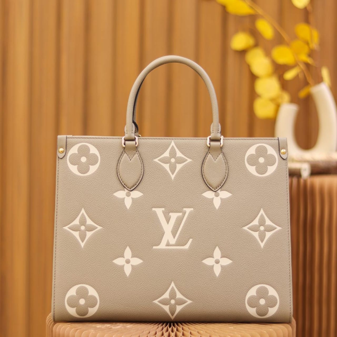 Prestige Edition - Louis Vuitton OnTheGo MM Tourterelle Beige Cream 35cm M45494 - Image 5