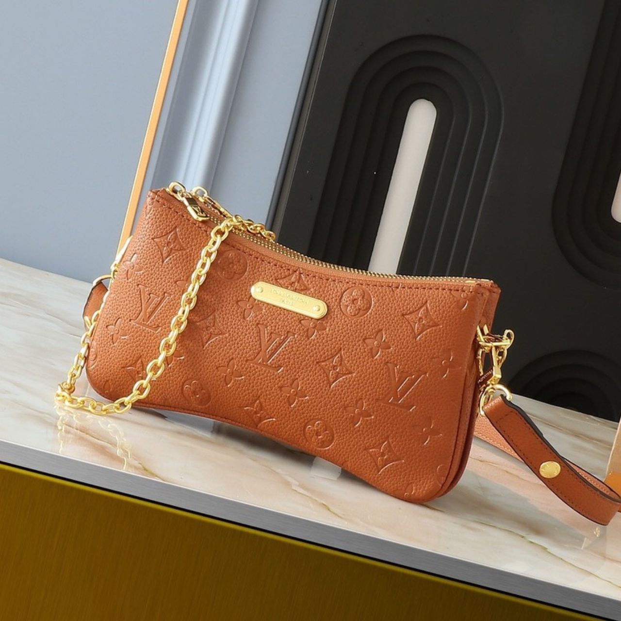 Louis Vuitton Liv Pochette Cognac Brown 26cm M11916 - Image 2