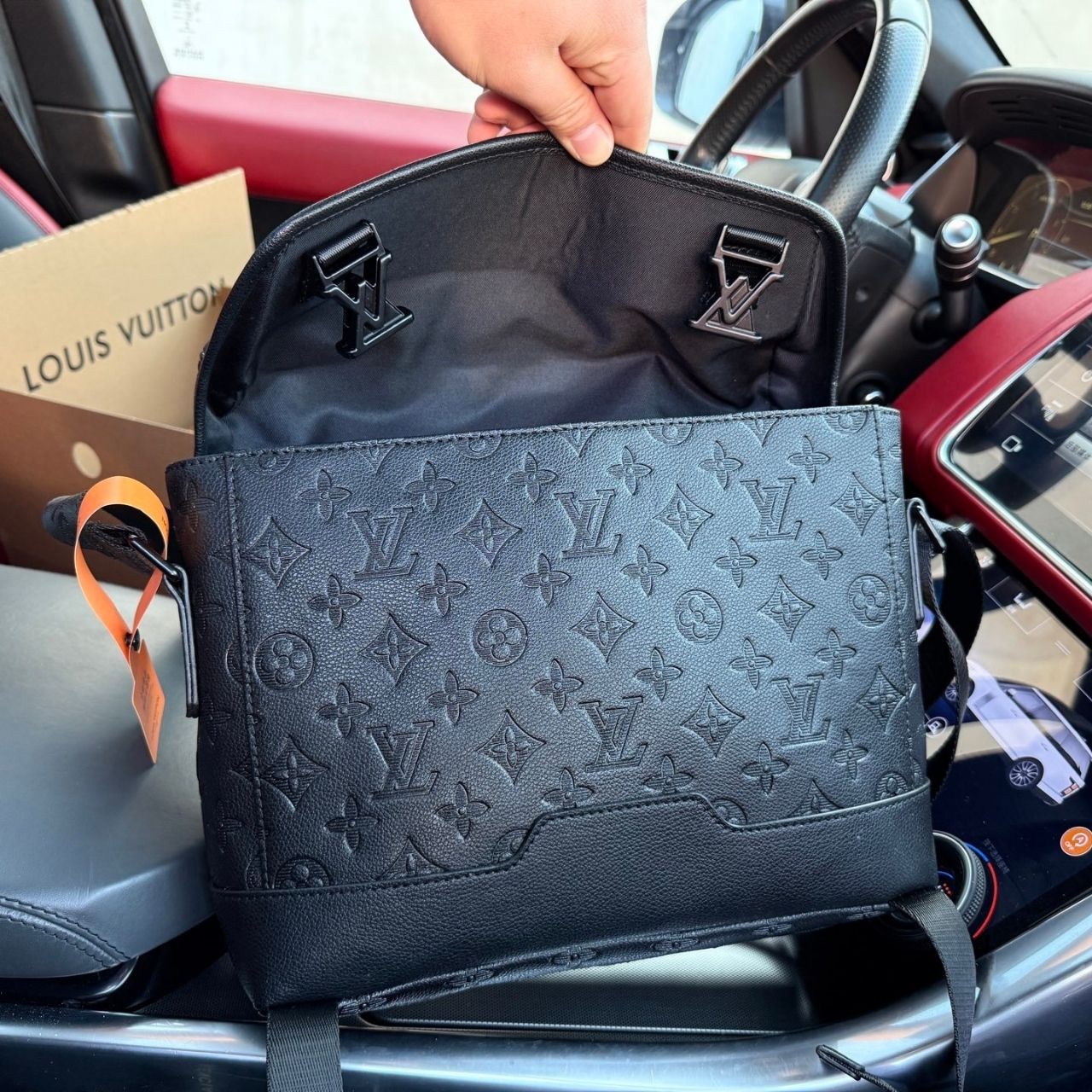 Louis Vuitton Messenger Voyager PM Monogram Shadow Black 33cm M25121 - Image 7