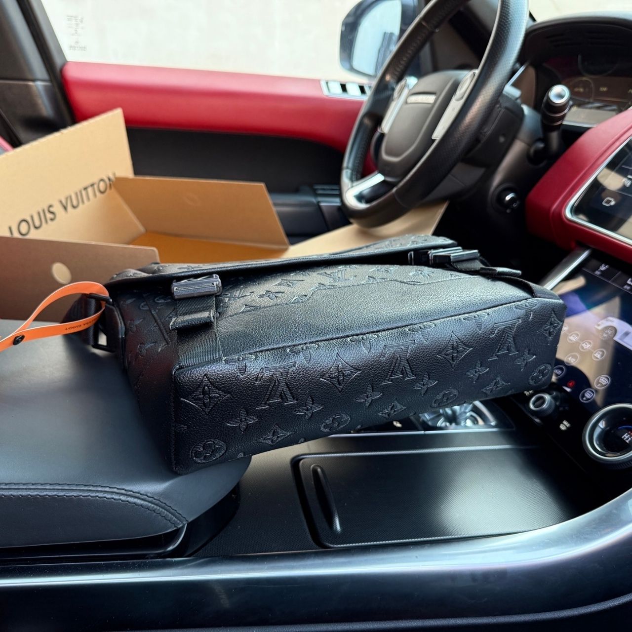 Louis Vuitton Messenger Voyager PM Monogram Shadow Black 33cm M25121 - Image 6