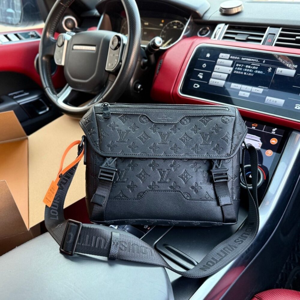 Alternative view of Louis Vuitton Messenger Voyager PM Monogram Shadow Black 33cm M25121