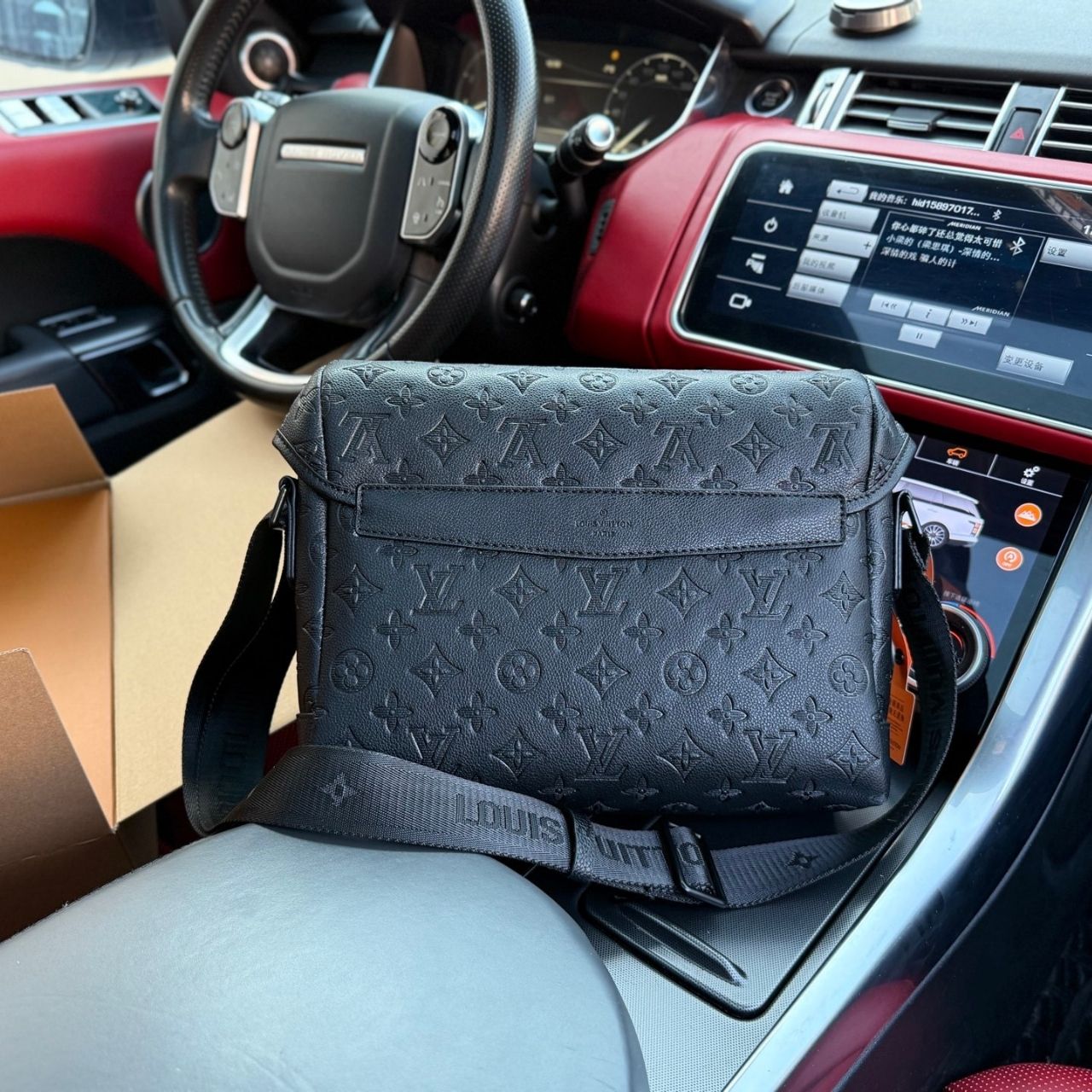 Louis Vuitton Messenger Voyager PM Monogram Shadow Black 33cm M25121 - Image 5