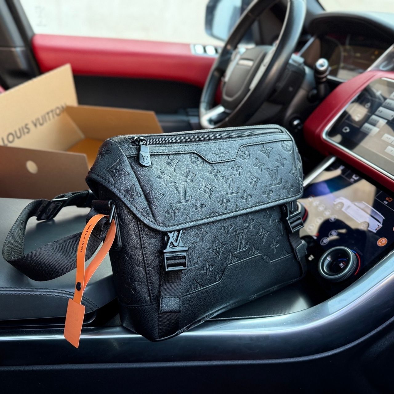 Louis Vuitton Messenger Voyager PM Monogram Shadow Black 33cm M25121 - Image 4
