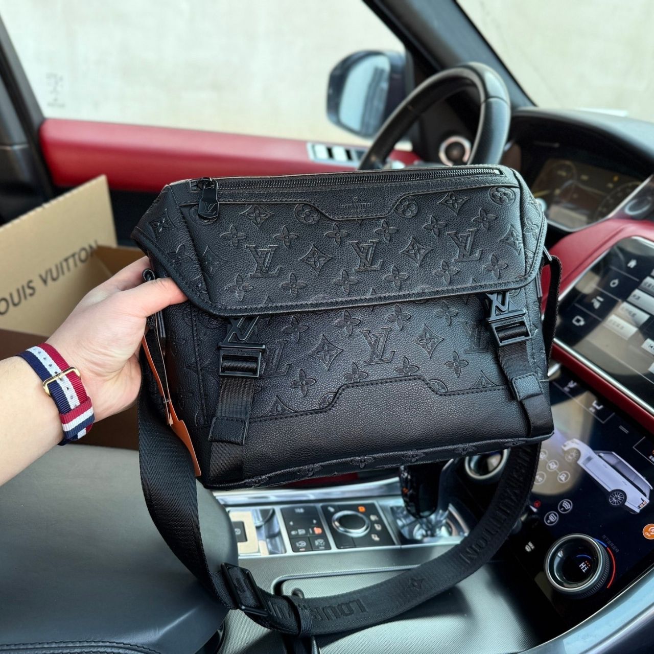 Louis Vuitton Messenger Voyager PM Monogram Shadow Black 33cm M25121 - Image 3
