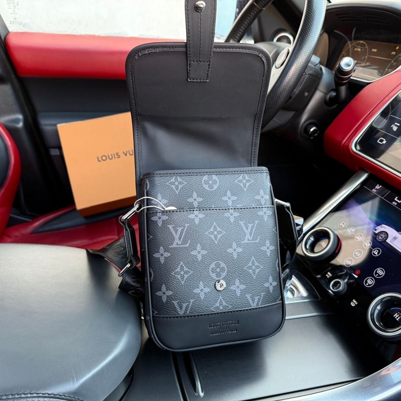 Louis Vuitton Messenger Bag Monogram Eclipse 16cm - Image 8