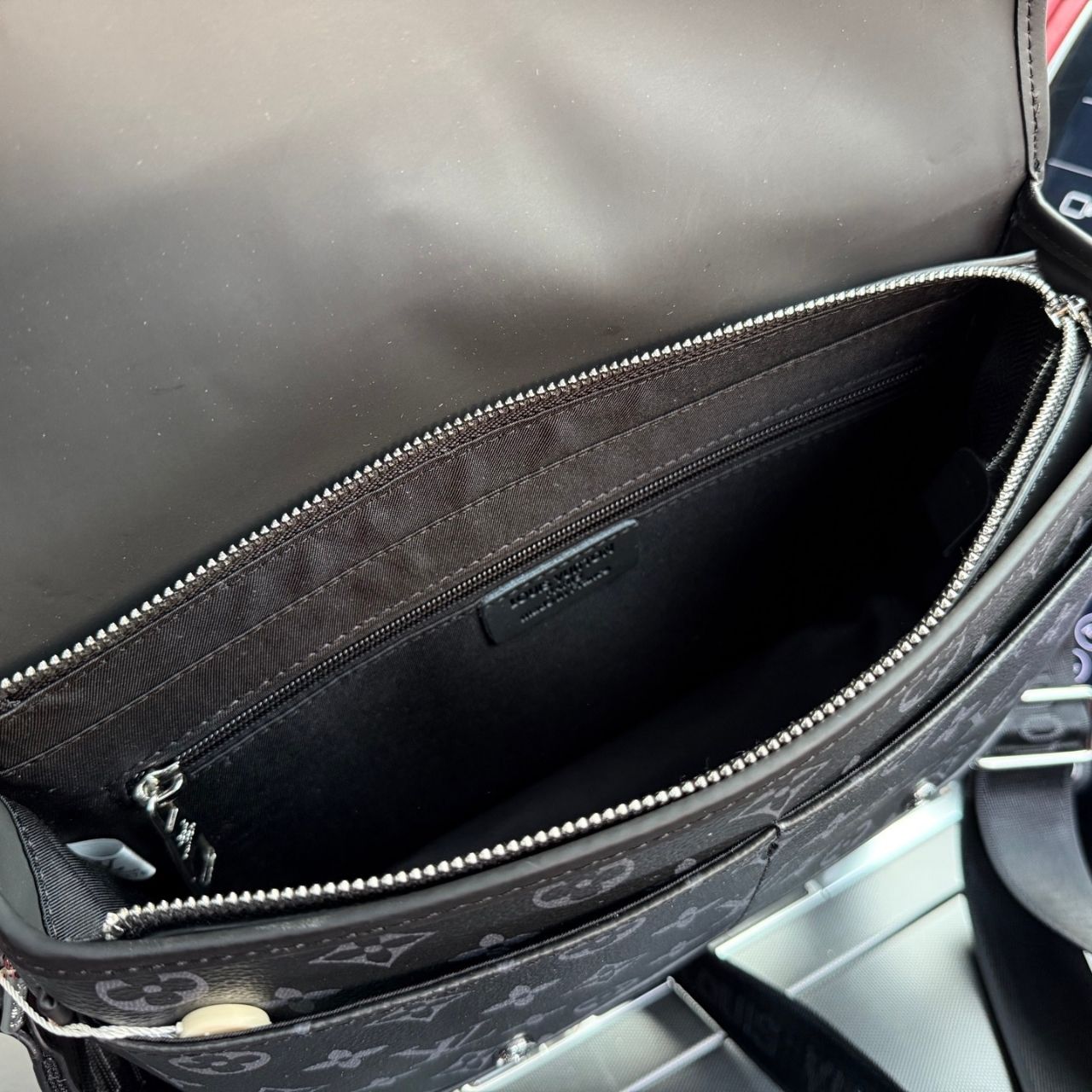 Louis Vuitton Courrier Messenger Monogram Eclipse 29cm - Image 8