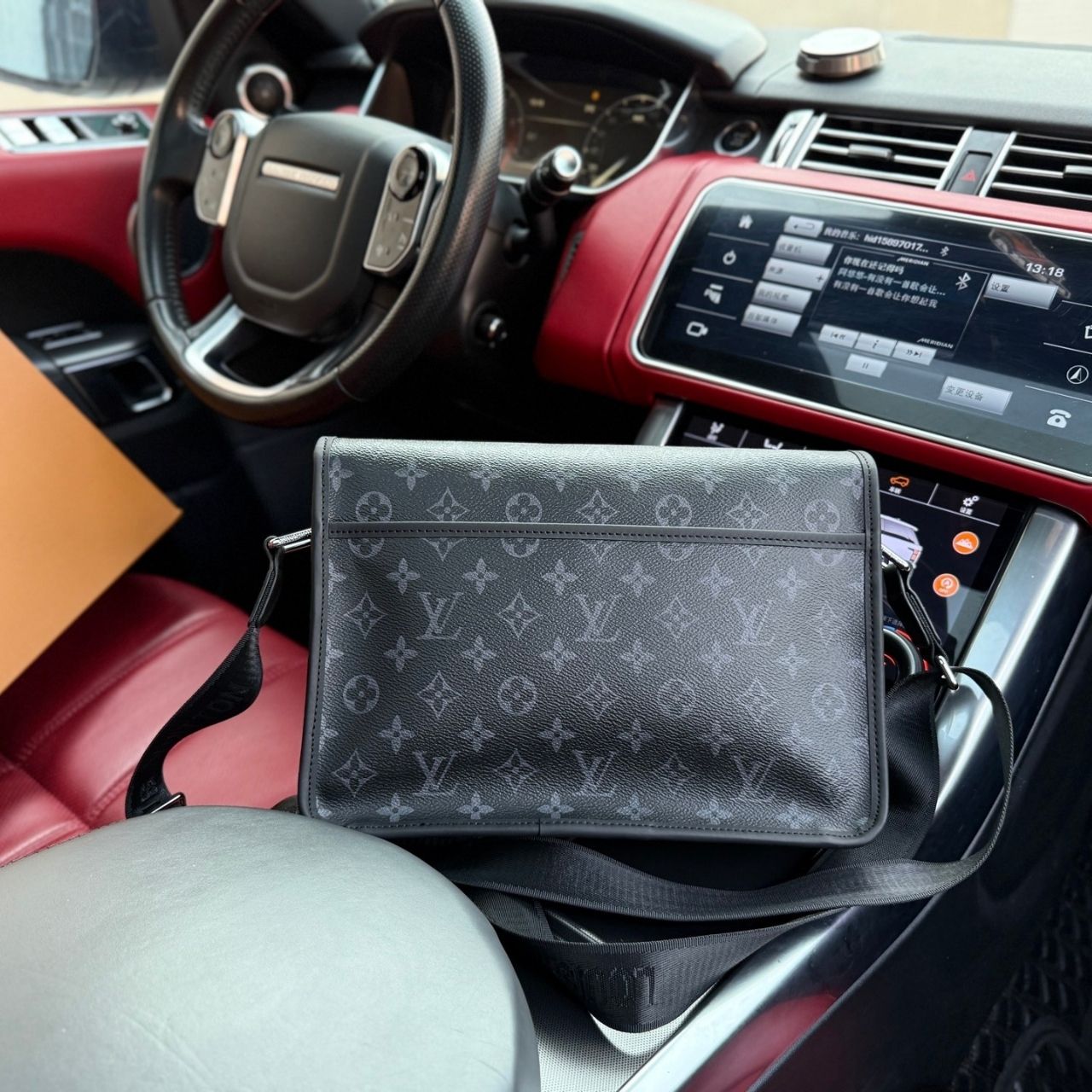 Louis Vuitton Courrier Messenger Monogram Eclipse 29cm - Image 5