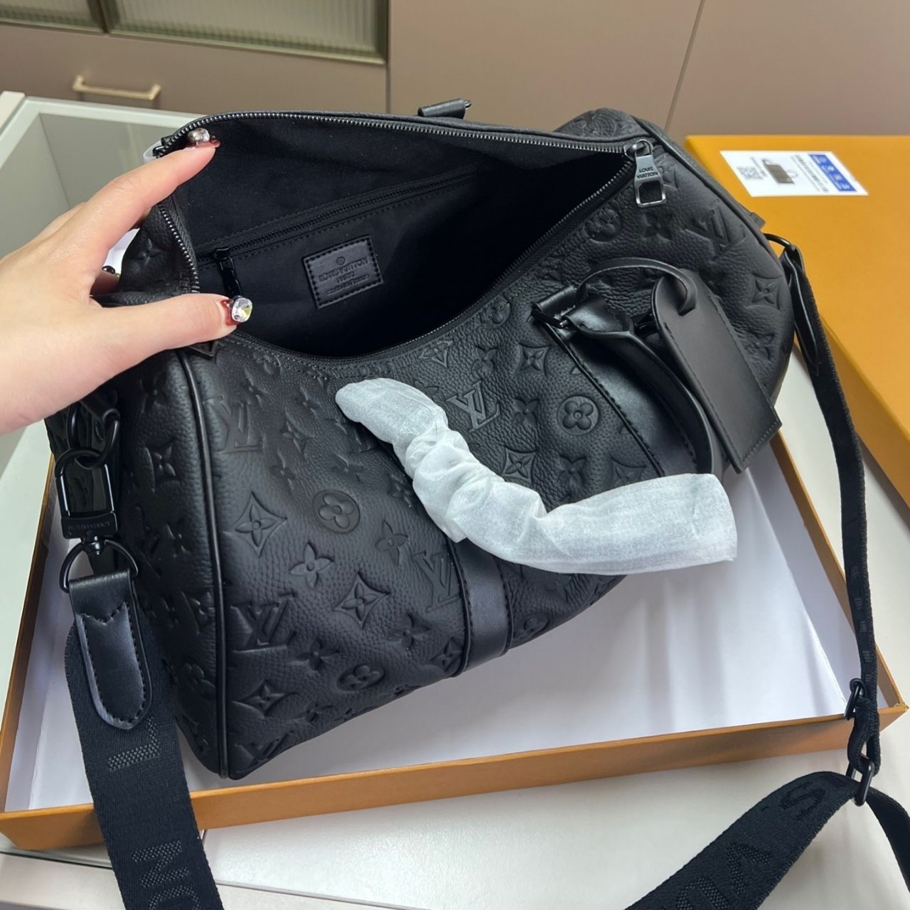 Louis Vuitton Keepall Bandouliere 35 Monogram Embossed Taurillon 35cm - Image 9