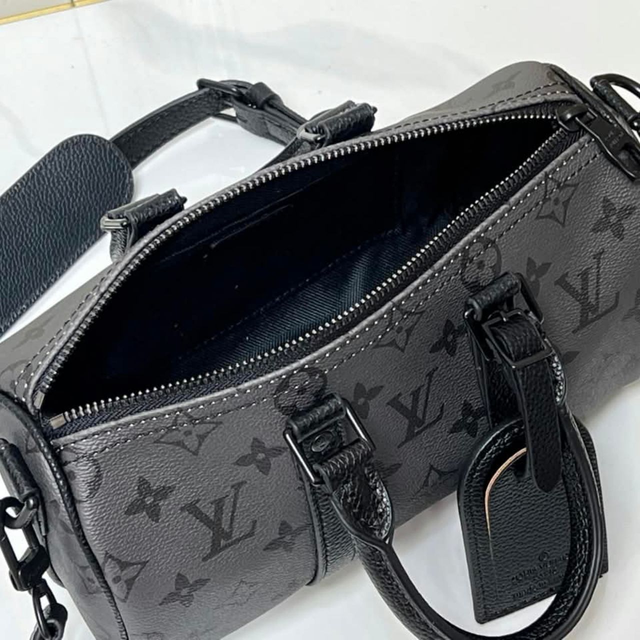 Louis Vuitton Keepall Bandouliere 25 Black 25cm - Image 7