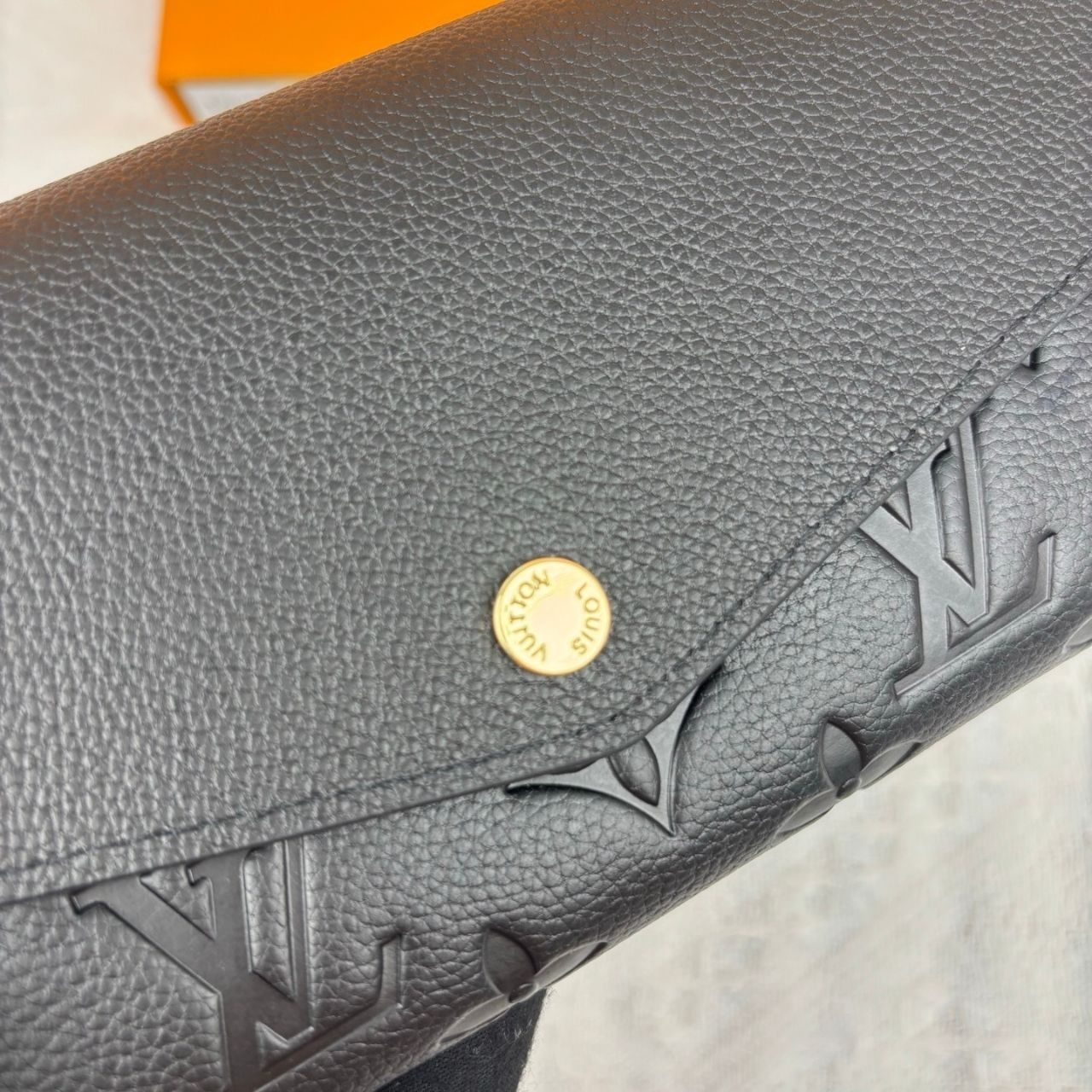 Louis Vuitton Sarah Wallet Monogram Empreinte Black 19cm - Image 6