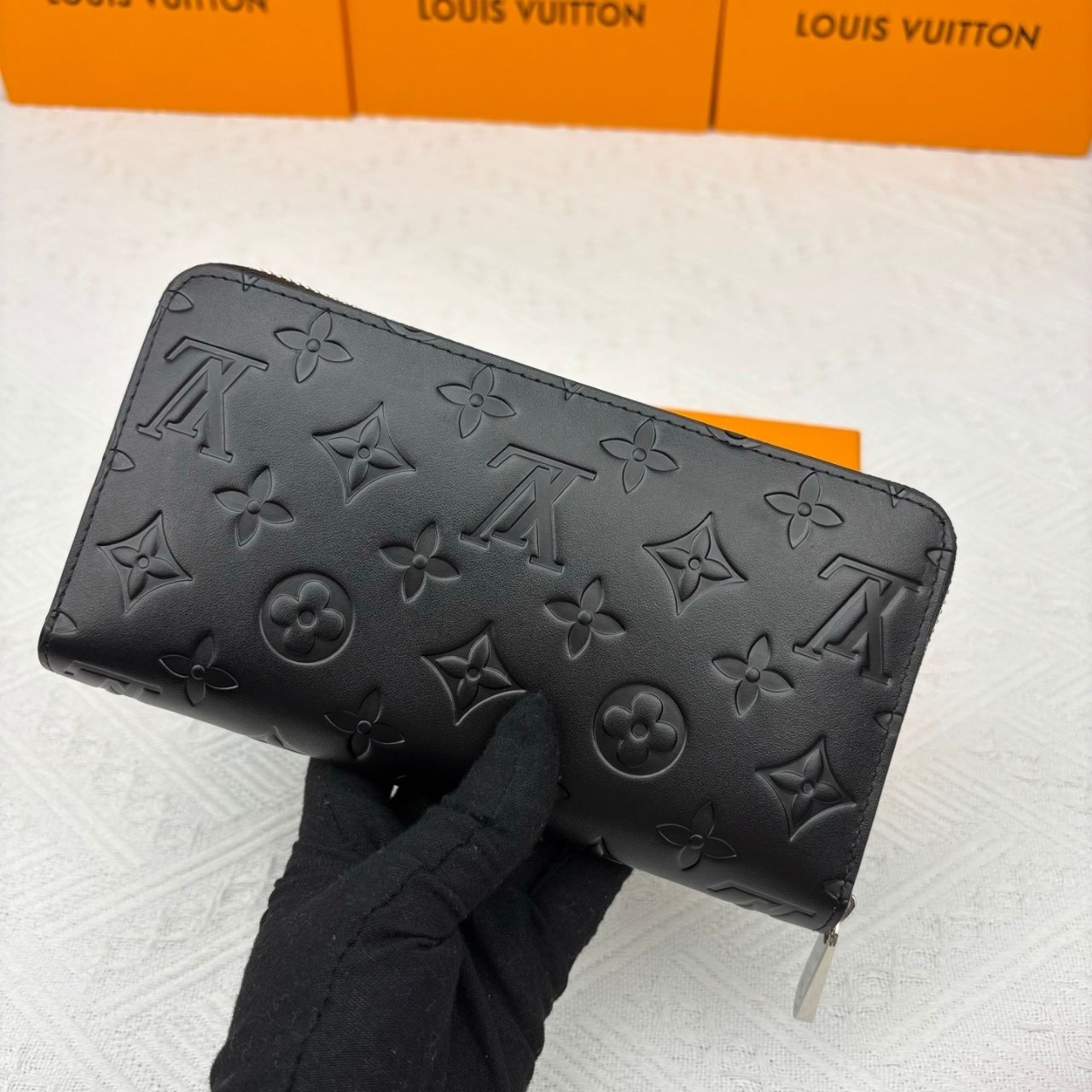 Louis Vuitton Zippy Wallet Monogram Shadow Black 19cm - Image 3