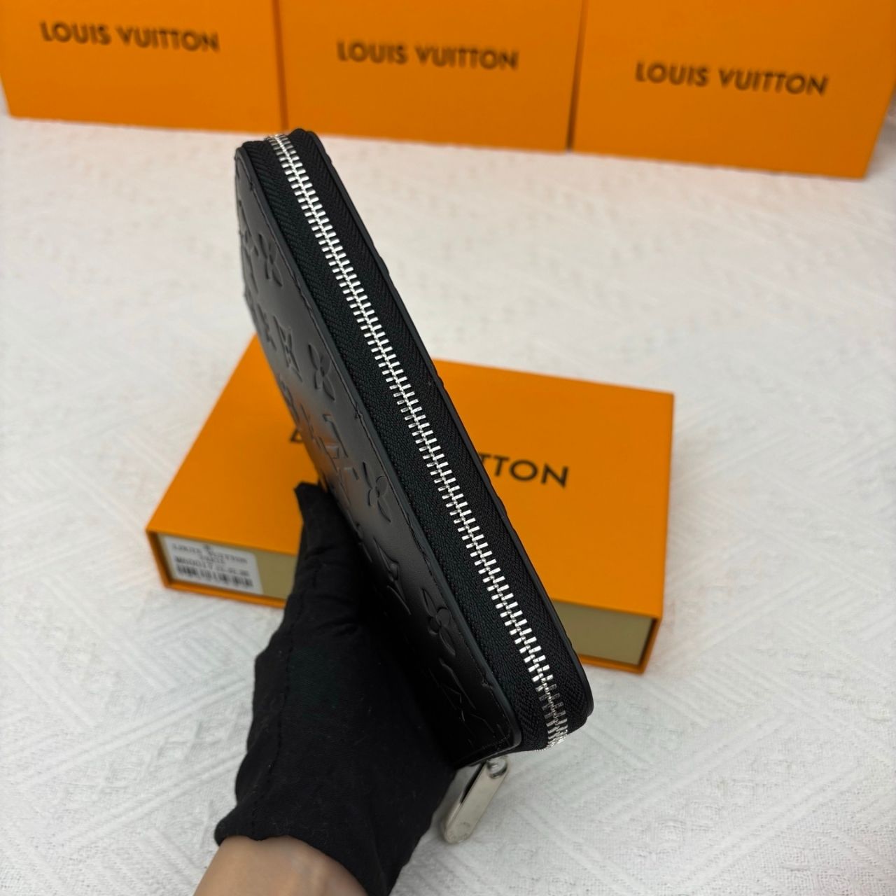 Louis Vuitton Zippy Wallet Monogram Shadow Black 19cm - Image 4