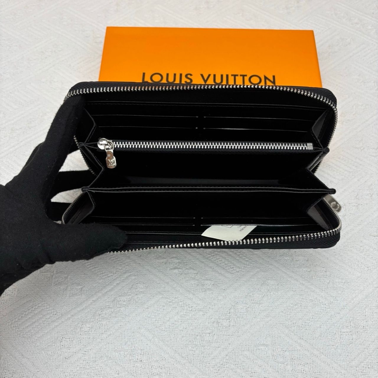 Louis Vuitton Zippy Wallet Monogram Shadow Black 19cm - Image 7