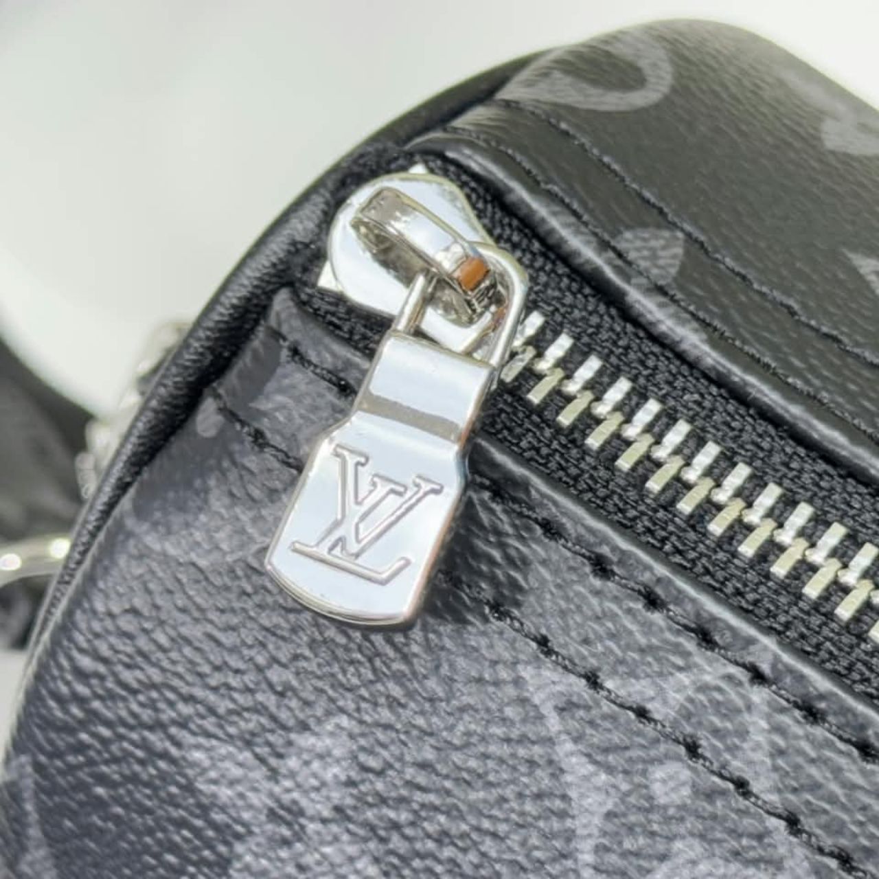 Louis Vuitton Keepall Bandouliere 25 Monogram Eclipse 25cm M46271 - Image 10