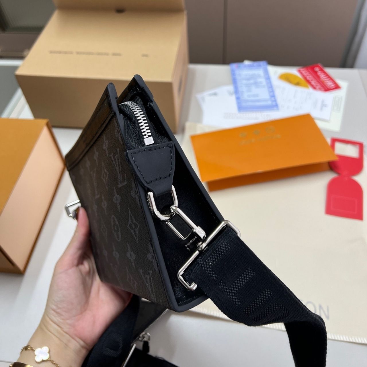Louis Vuitton Gaston Wearable Wallet Monogram Eclipse Reverse 21cm M81124 - Image 10