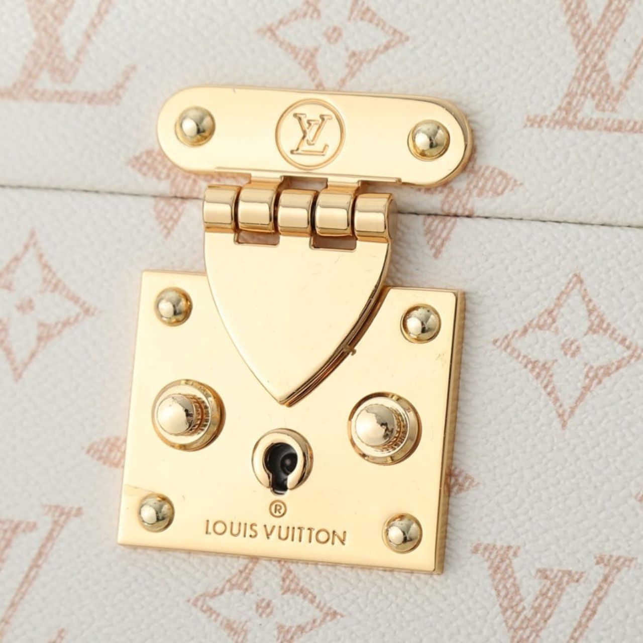 Louis Vuitton Camera Box Monogram Beige 21.5cm M10329 - Image 6
