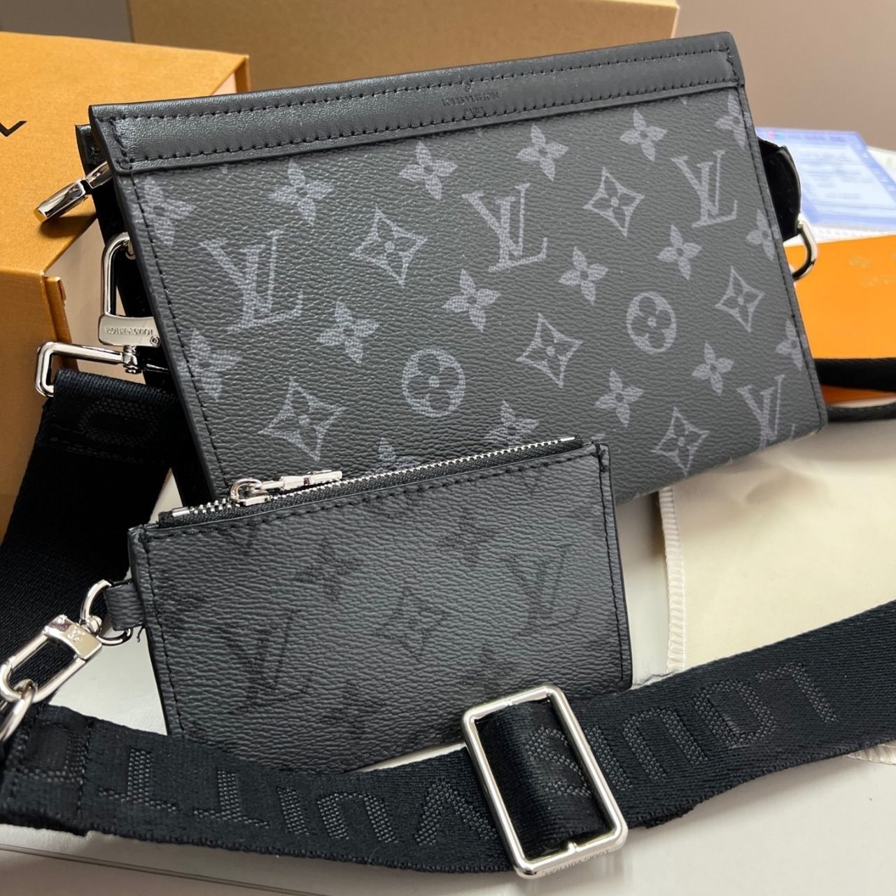 Louis Vuitton Gaston Wearable Wallet Monogram Eclipse Reverse 21cm M81124 - Image 8