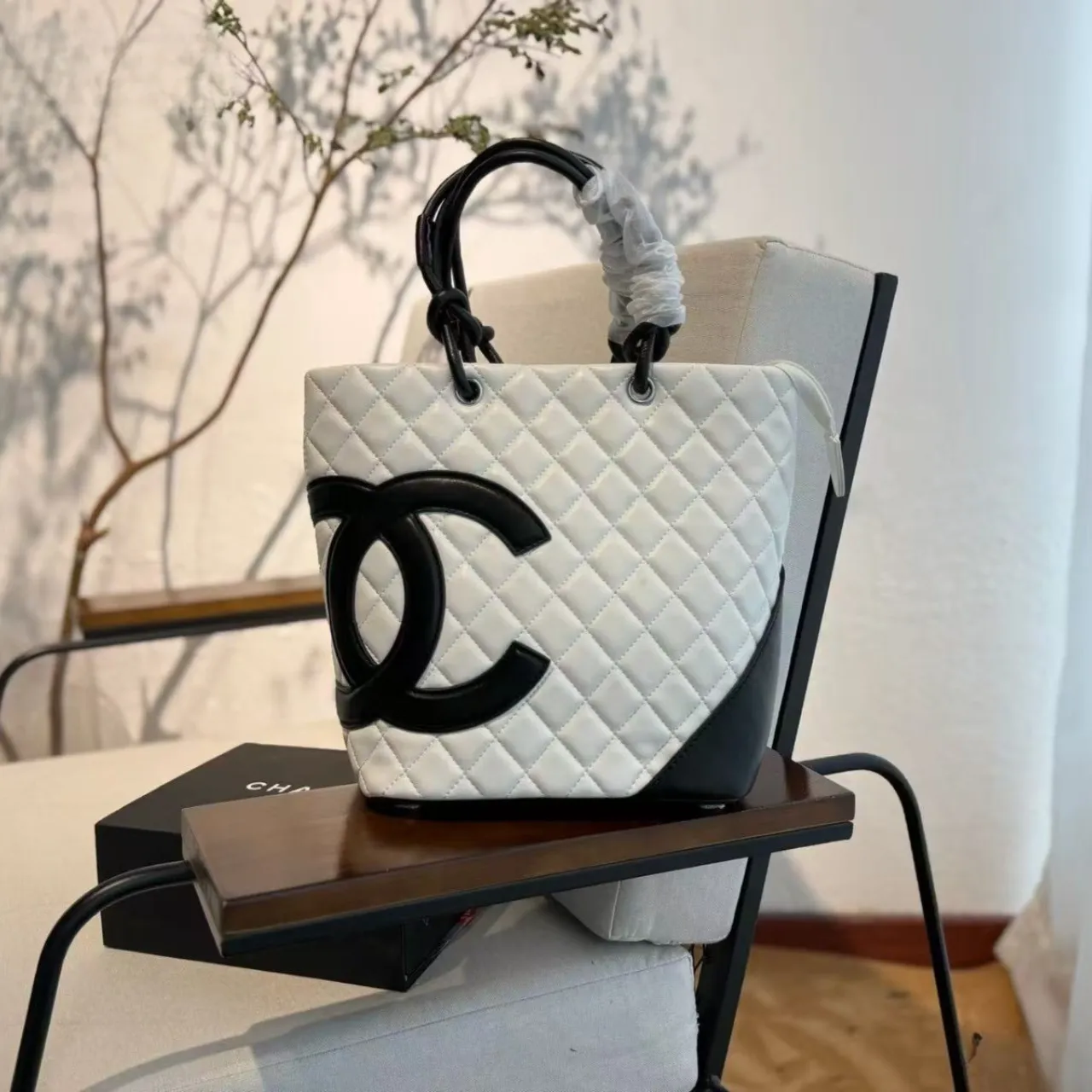 Chanel Cambon Line Medium Tote Bag In White And Black 20cm - Image 10