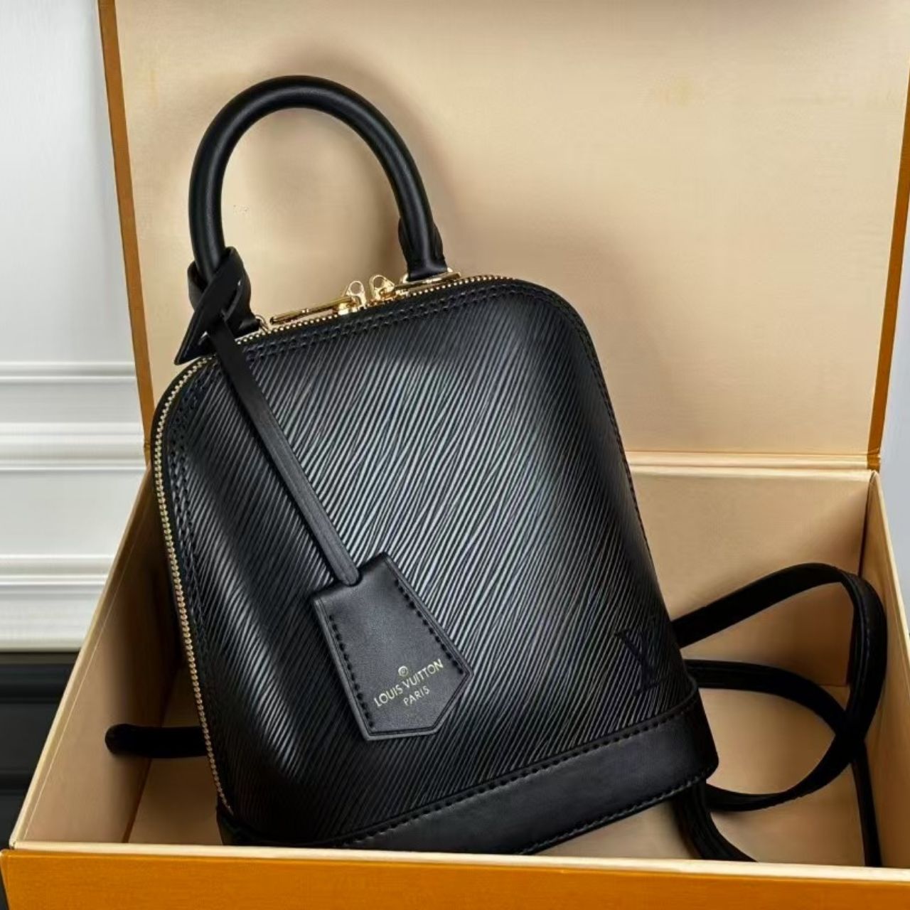 Prestige Edition – Louis Vuitton Alma Backpack Epi Leather Black 20Cm M25103 - Image 4