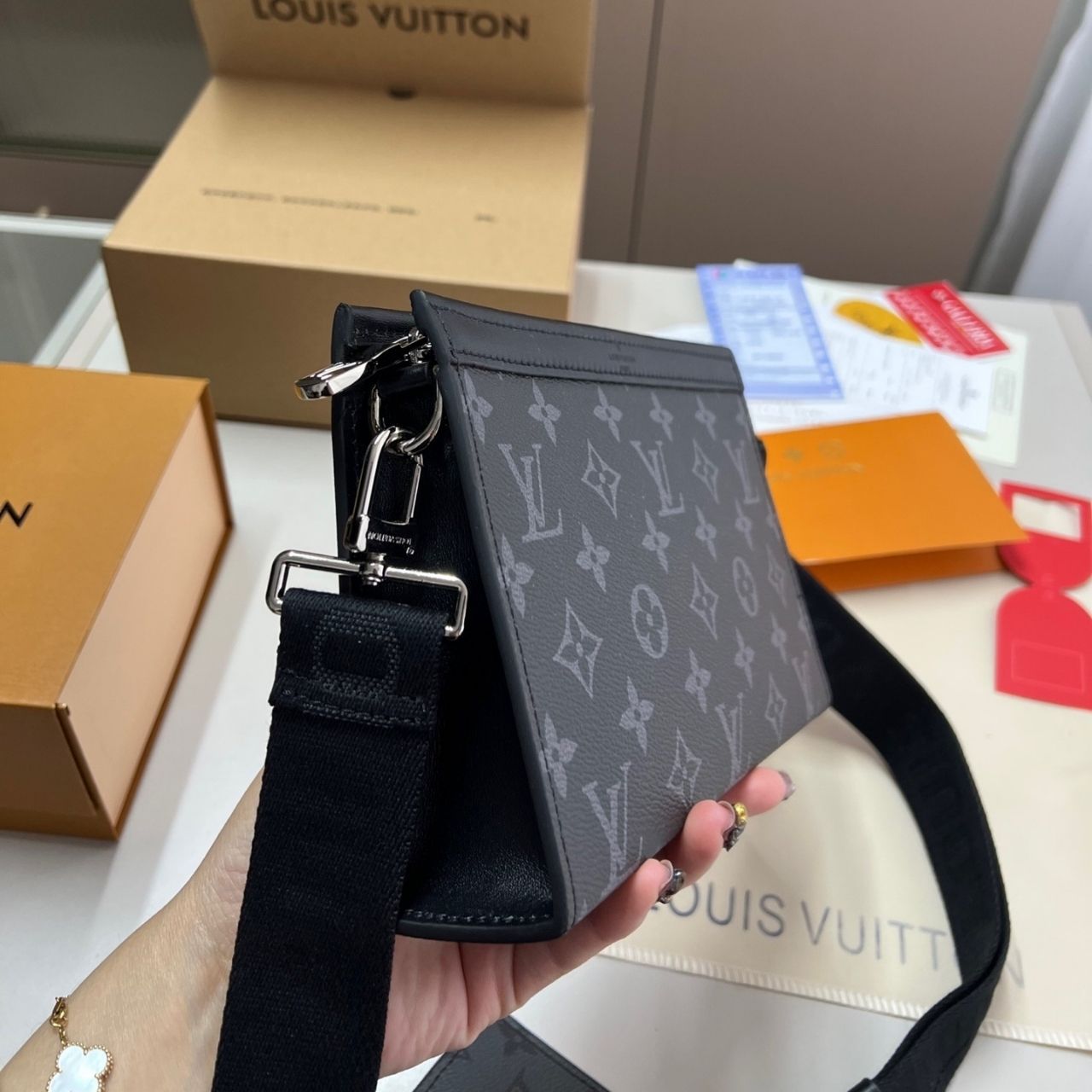 Louis Vuitton Gaston Wearable Wallet Monogram Eclipse Reverse 21cm M81124 - Image 6