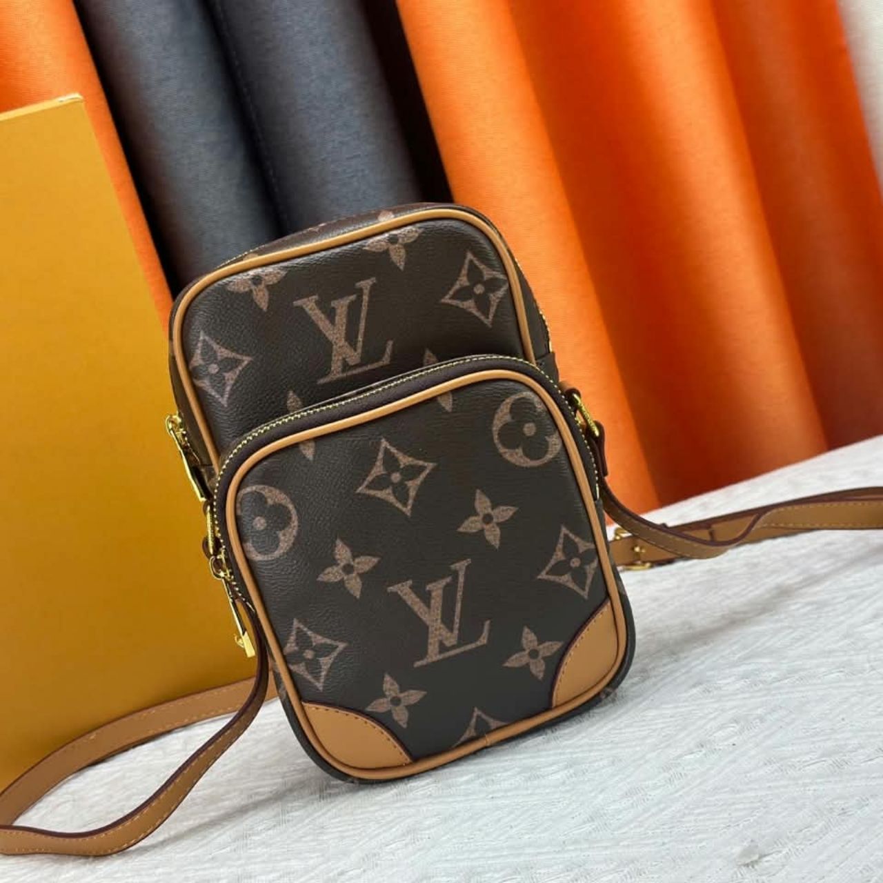 Louis Vuitton Amazone Monogram 20cm M14014 - Image 3
