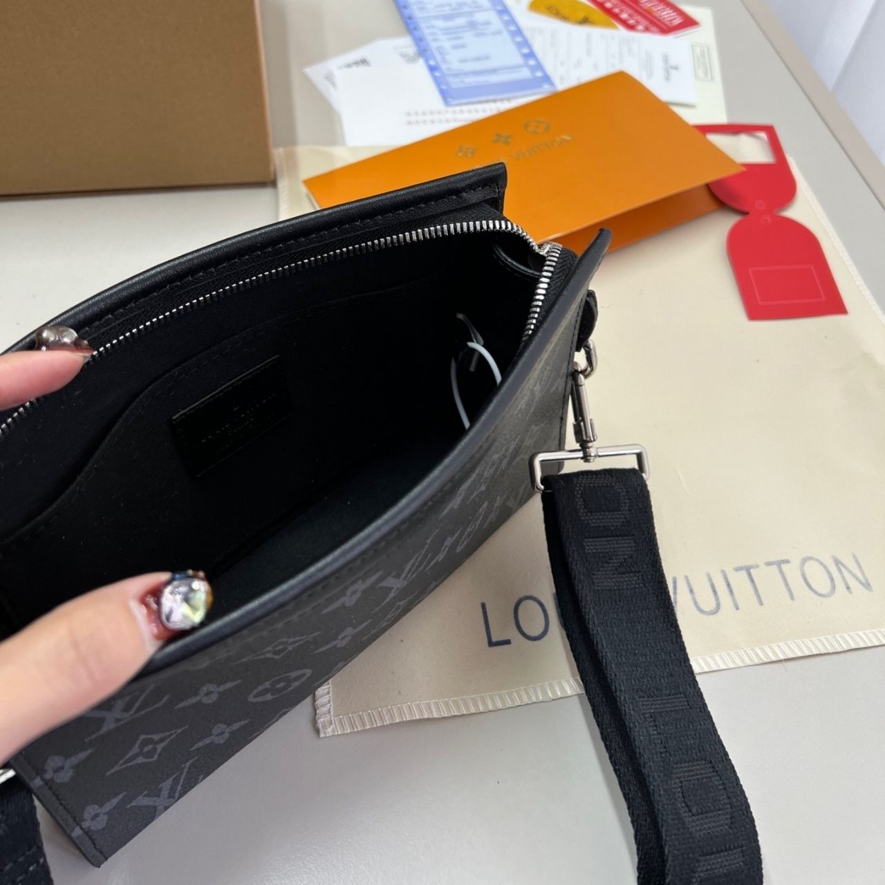 Louis Vuitton Gaston Wearable Wallet Monogram Eclipse Reverse 21cm M81124 - Image 11