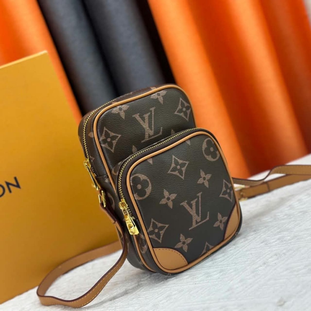 Louis Vuitton Amazone Monogram 20cm M14014 - Image 5